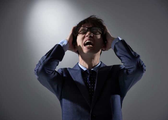 情绪低落忧郁，易暴躁生气，难以入眠